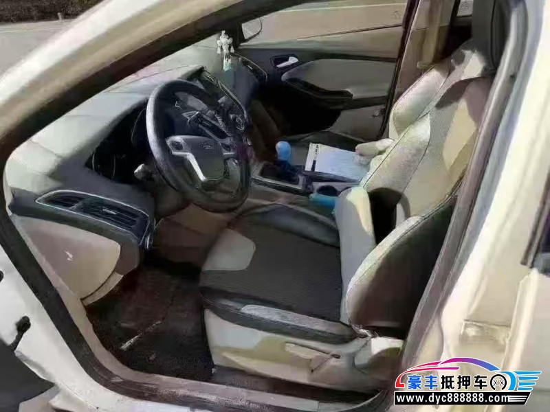 13年福特福克斯轿车抵押车出售