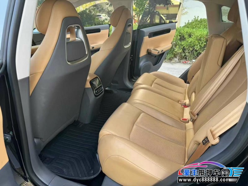 24年零跑c01轿车抵押车出售