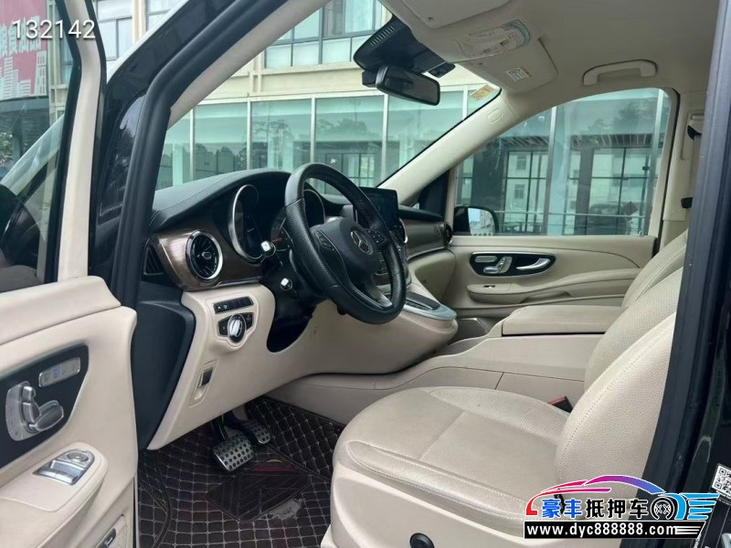 21年奔驰V轿车抵押车出售