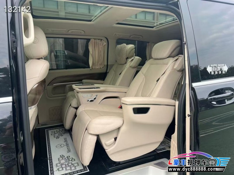 21年奔驰V轿车抵押车出售