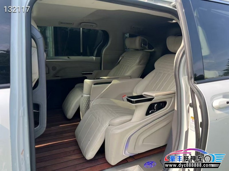 22年丰田塞纳轿车抵押车出售