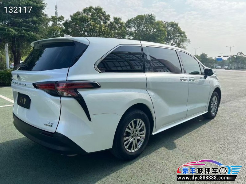 22年丰田塞纳轿车抵押车出售