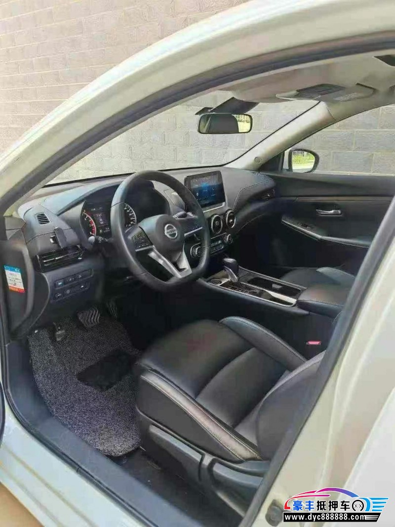 20年日产轩逸轿车抵押车出售