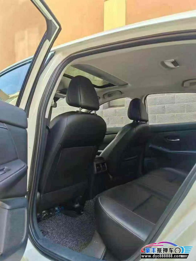 20年日产轩逸轿车抵押车出售