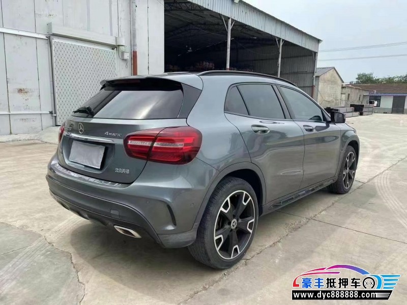 19年奔驰GLA轿车抵押车出售