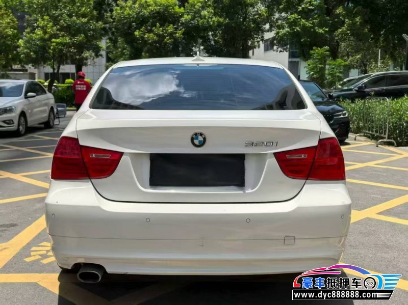 12年宝马3系轿车抵押车出售