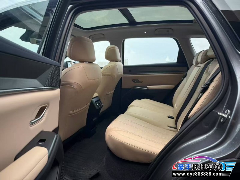 25年比亚迪宋轿车抵押车出售