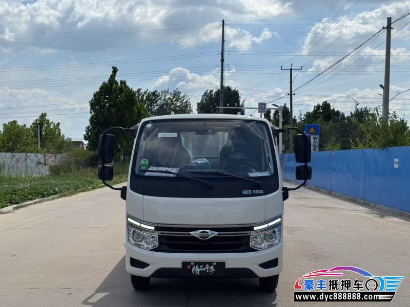 25年福田领航轿车抵押车出售