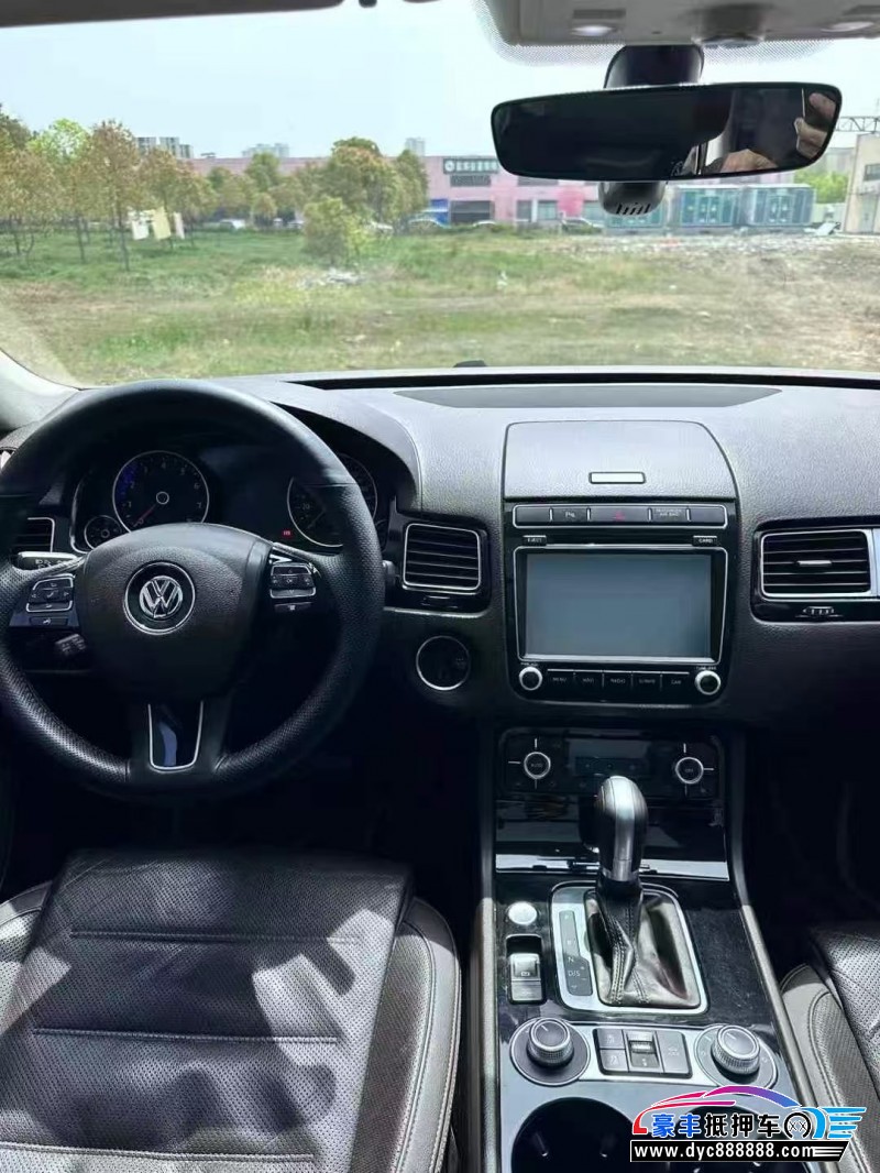 17年大众途锐轿车抵押车出售