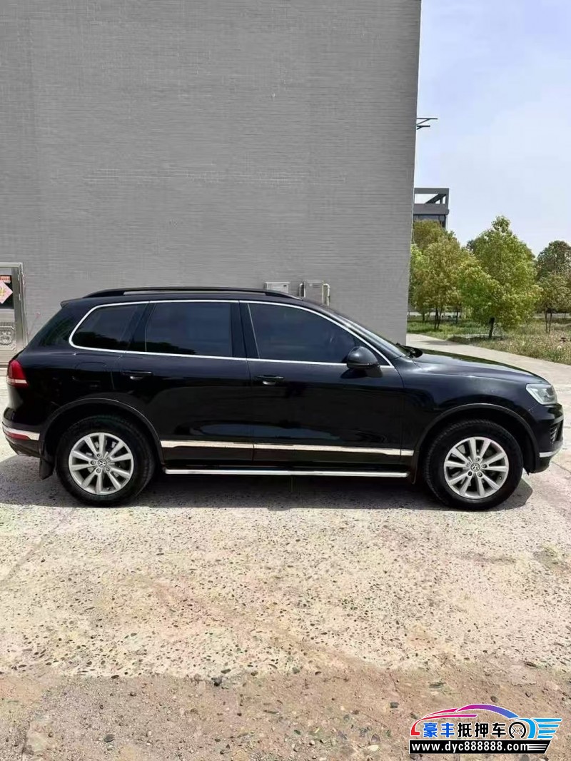 17年大众途锐轿车抵押车出售