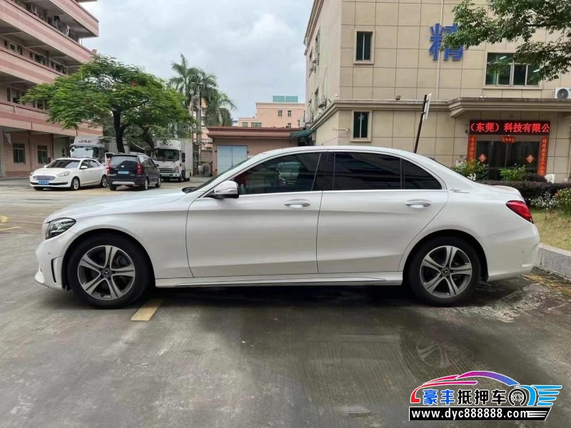 20年奔驰C轿车抵押车出售