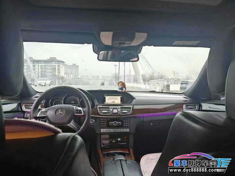 14年奔驰E轿车抵押车出售