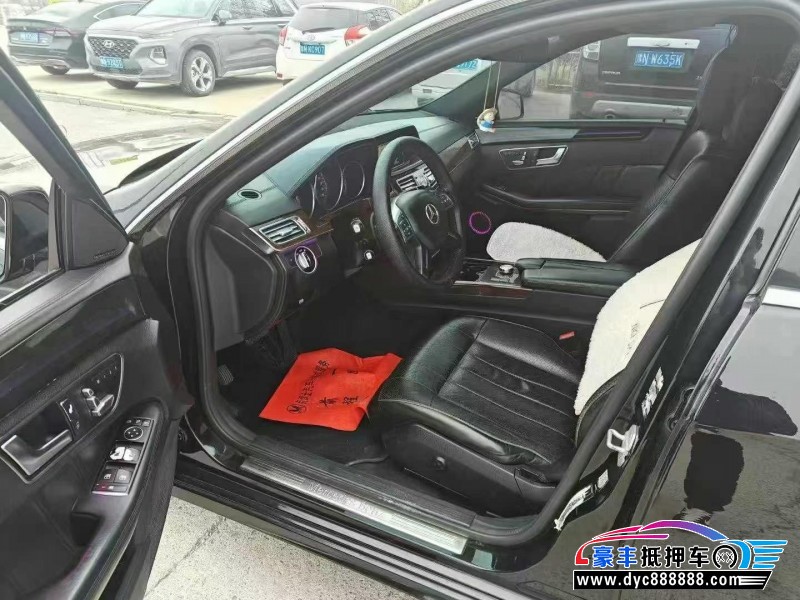 14年奔驰E轿车抵押车出售