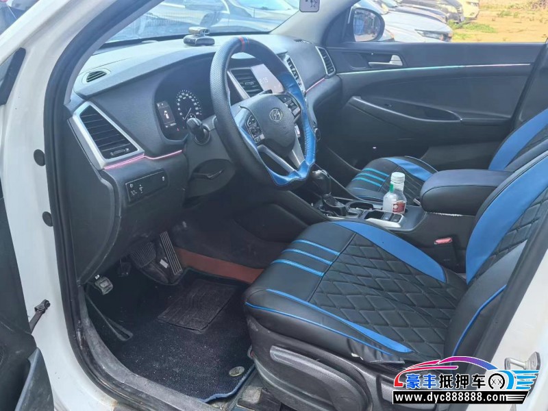 17年现代途胜轿车抵押车出售