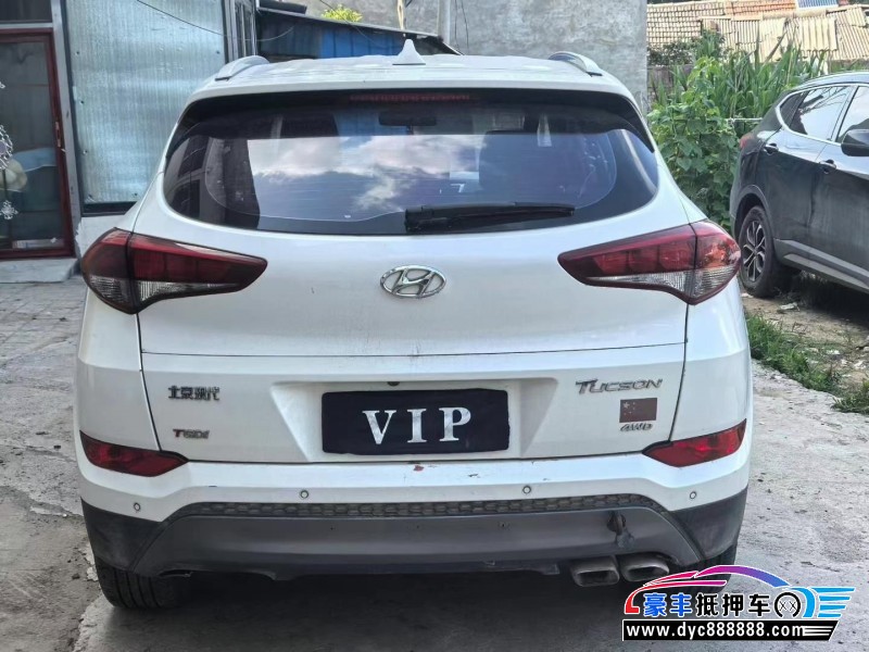 17年现代途胜轿车抵押车出售