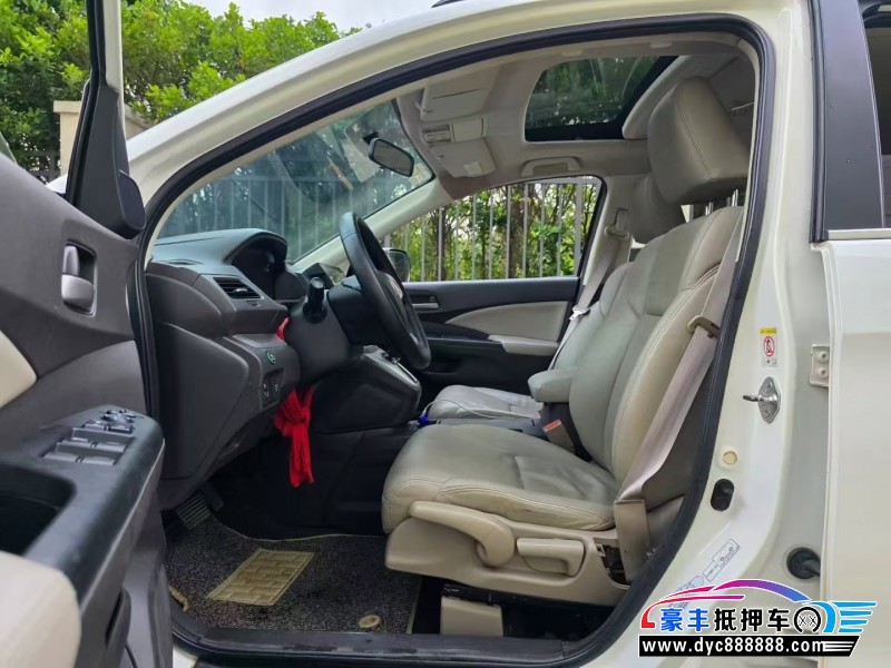 13年本田CR-V轿车抵押车出售