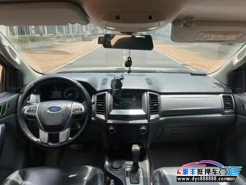 16年福特撼路者轿车抵押车出售