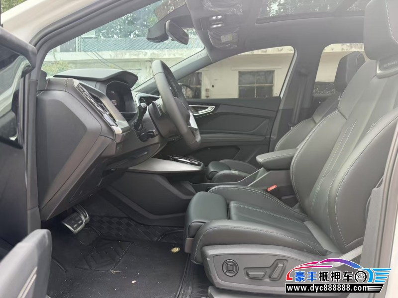 25年奥迪Q4SUV抵押车出售