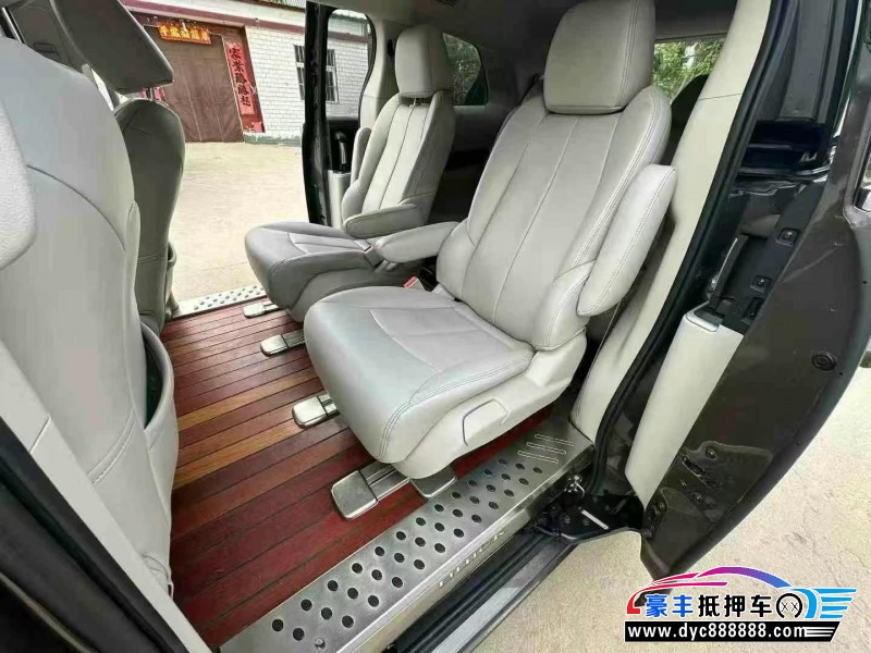 21年别克GL8轿车抵押车出售