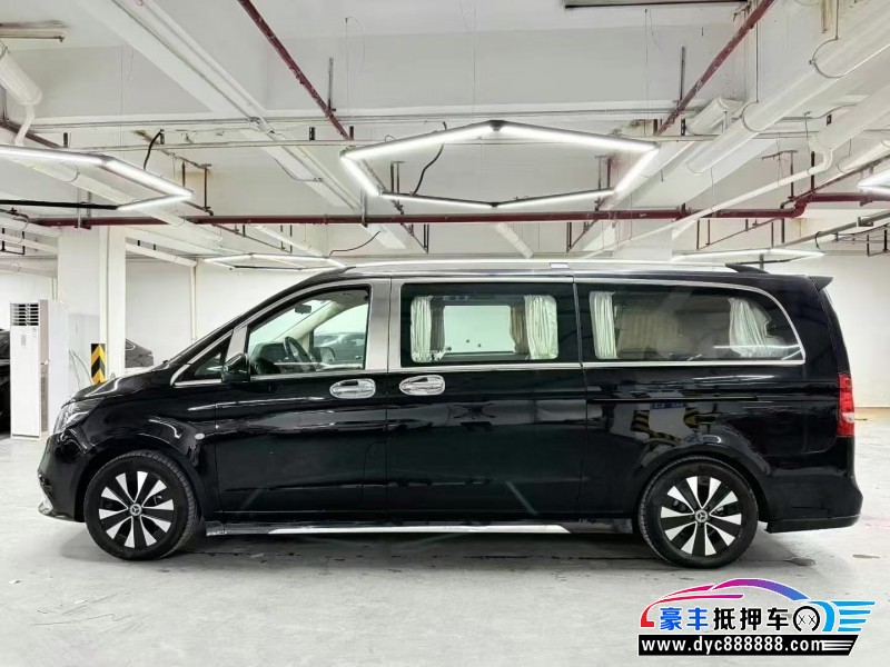 22年奔驰威霆轿车抵押车出售