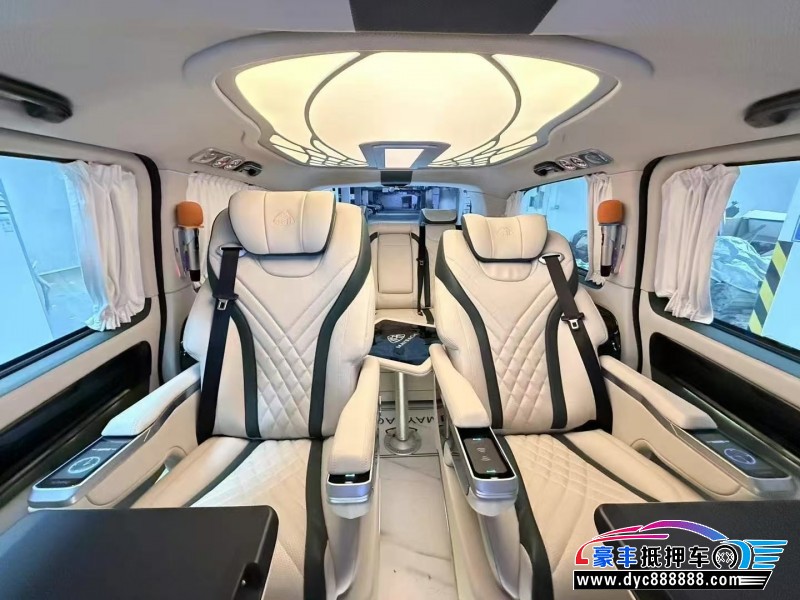 22年奔驰威霆轿车抵押车出售