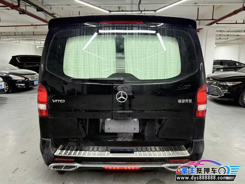 22年奔驰威霆轿车抵押车出售