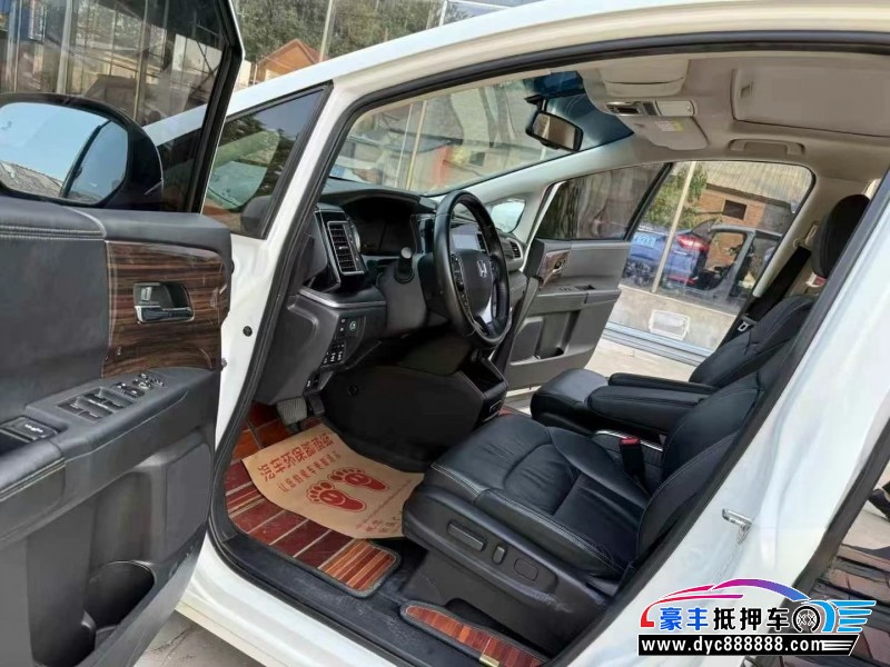 17年本田艾力绅轿车抵押车出售