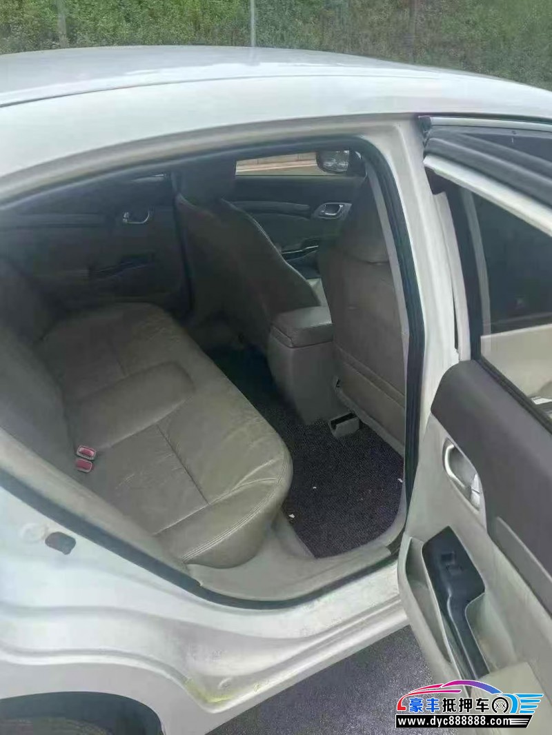 13年本田思域轿车抵押车出售