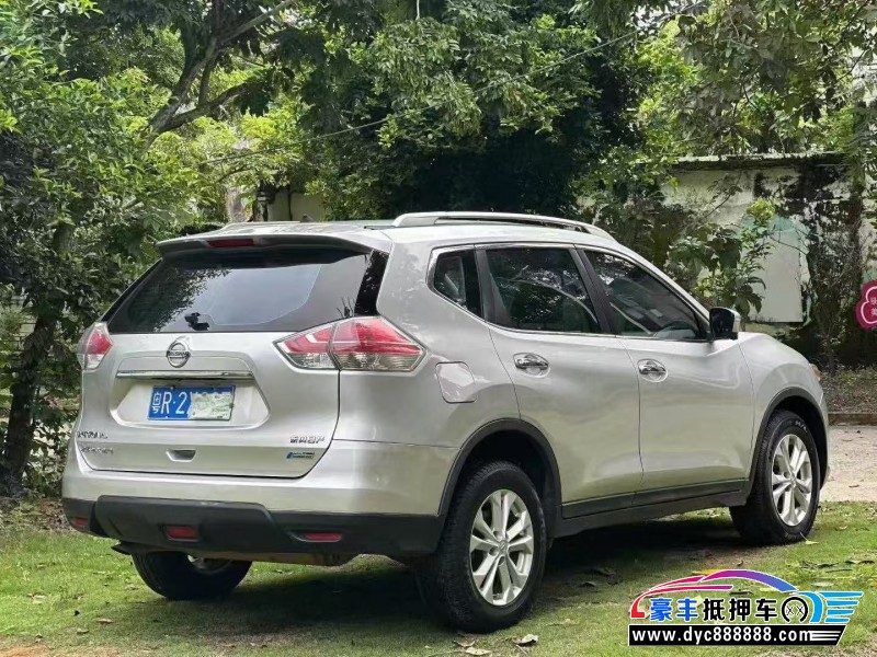 14年日产奇骏轿车抵押车出售