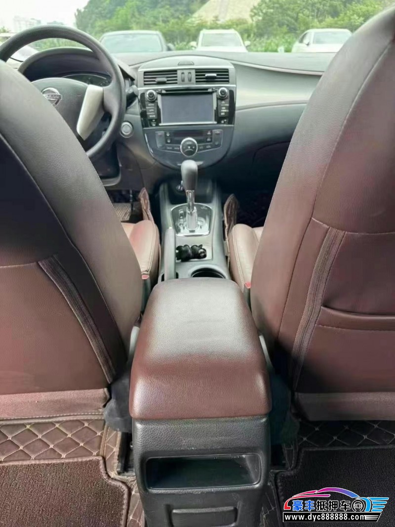 15年日产骐达轿车抵押车出售