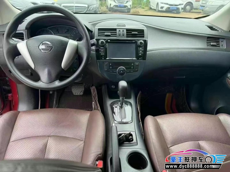 15年日产骐达轿车抵押车出售