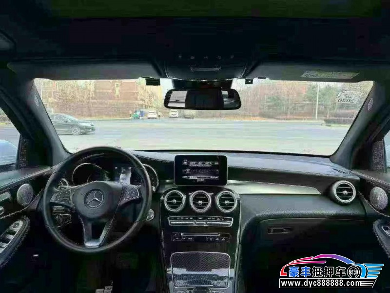 18年奔驰GLC轿车抵押车出售