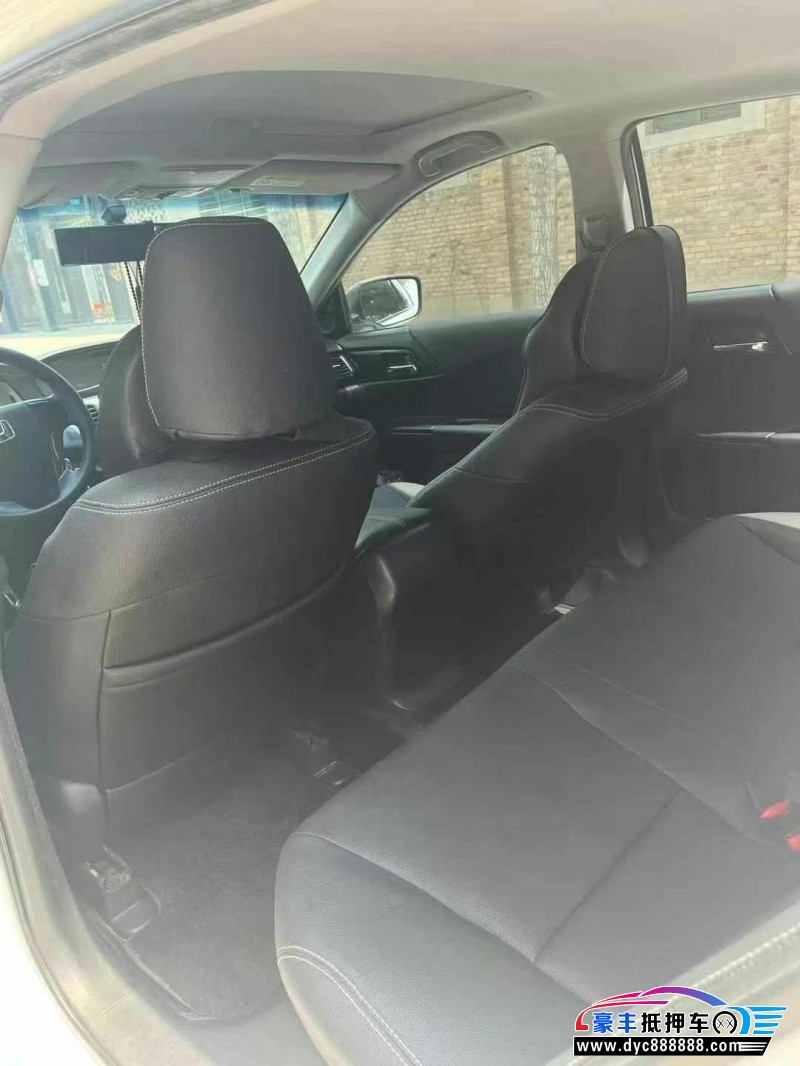 16年本田雅阁轿车抵押车出售