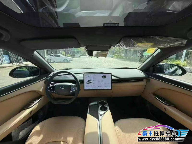 25年极狐阿尔法T轿车抵押车出售