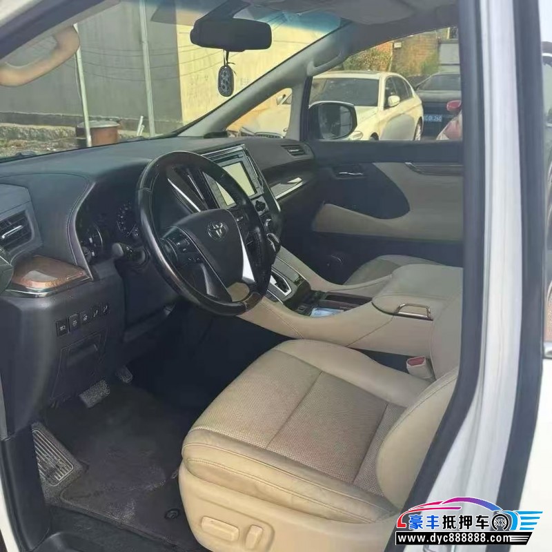 17年丰田埃尔法轿车抵押车出售