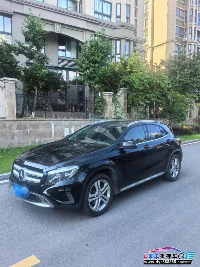 15年奔驰GLA轿车抵押车出售