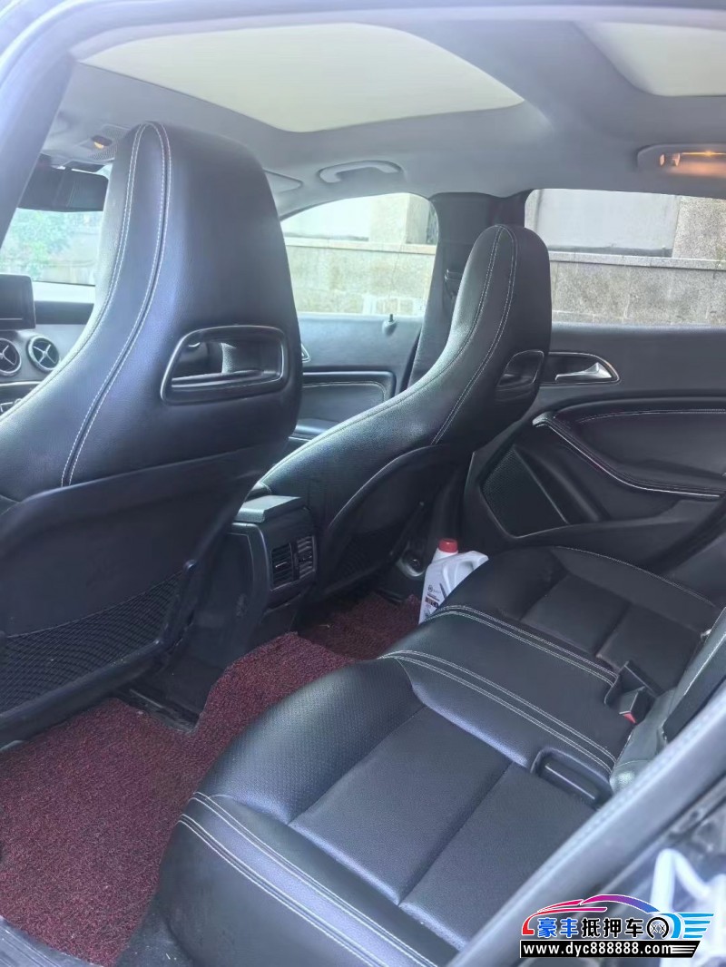 15年奔驰GLA轿车抵押车出售