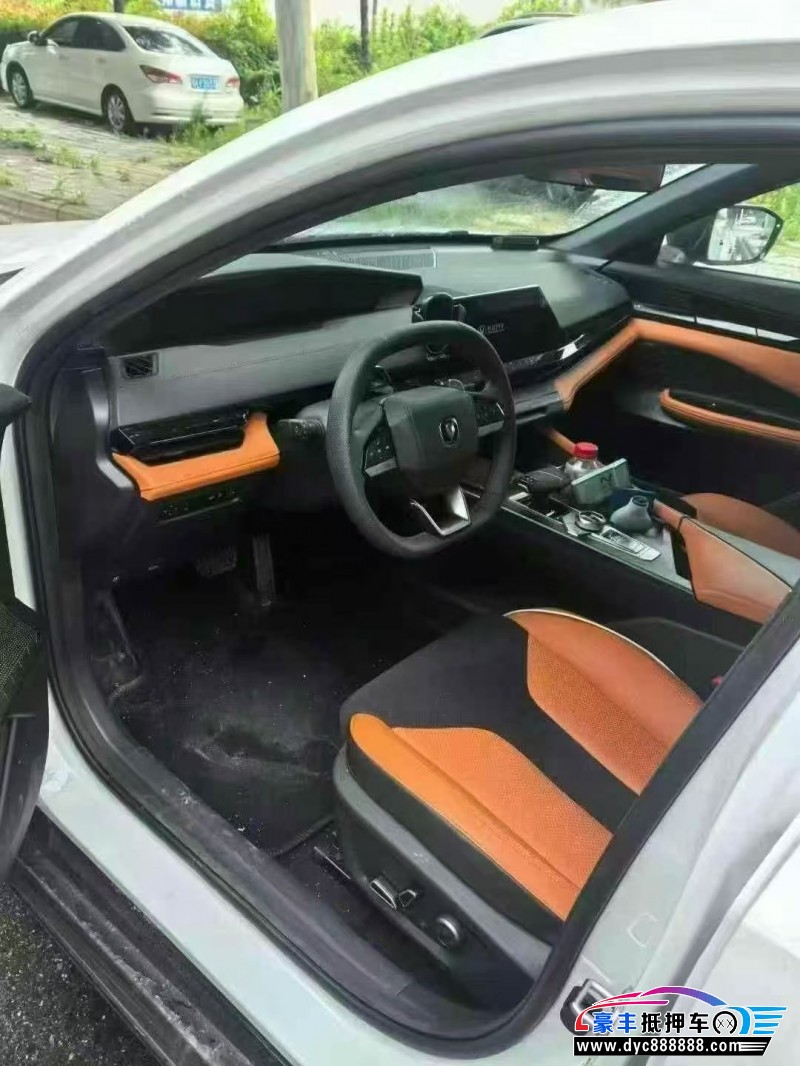 25年长安长安UNI轿车抵押车出售