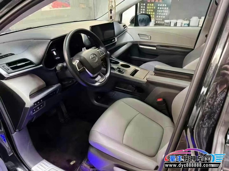 24年丰田格瑞维亚轿车抵押车出售