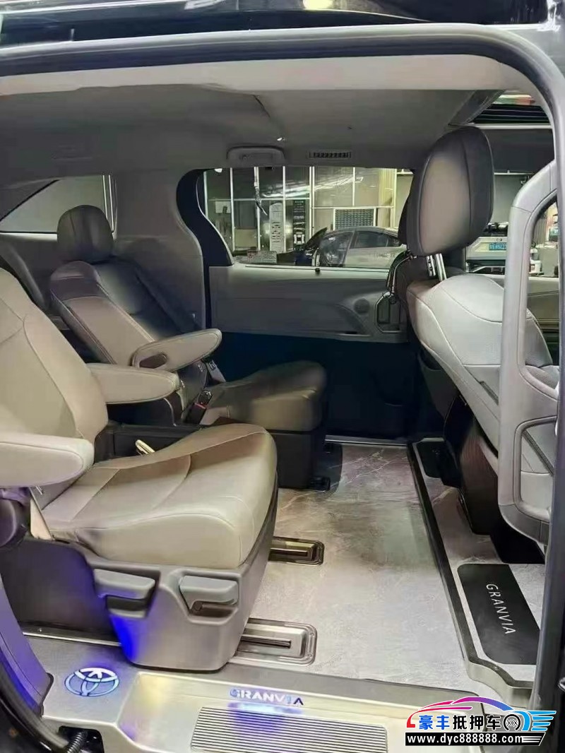 24年丰田格瑞维亚轿车抵押车出售