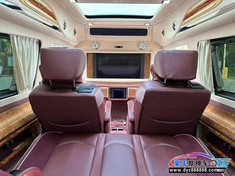 19年奔驰V轿车抵押车出售