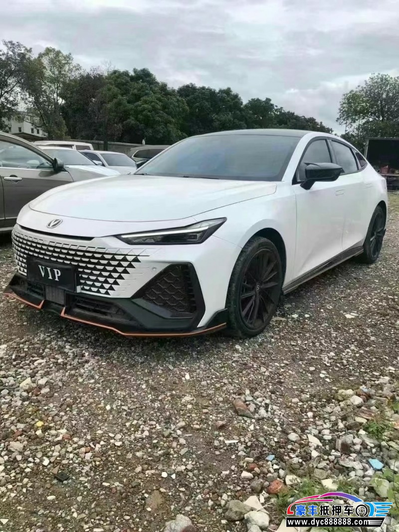 24年长安长安UNI轿车抵押车出售