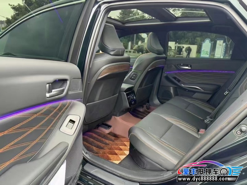 25年丰田亚洲龙轿车抵押车出售