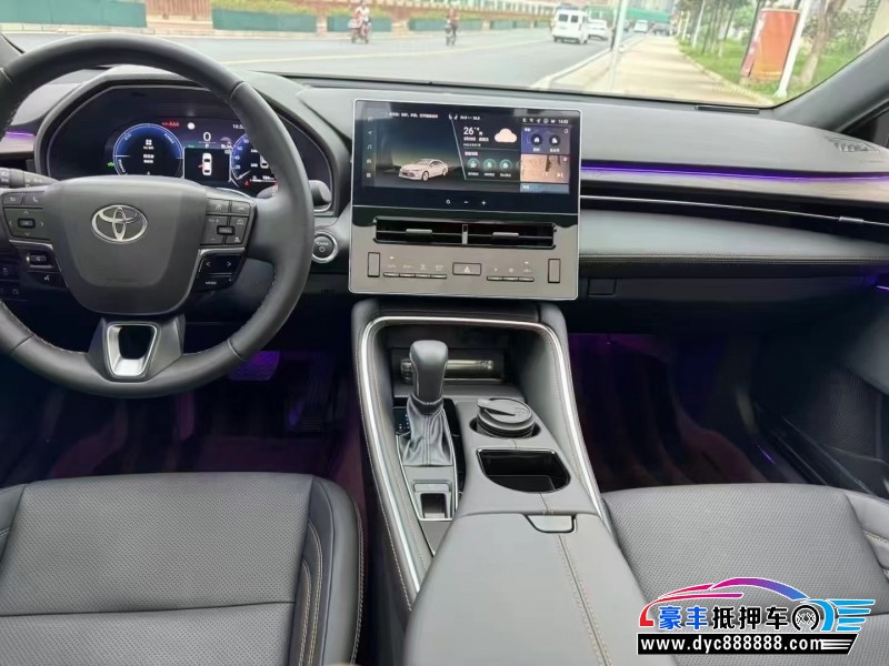 25年丰田亚洲龙轿车抵押车出售