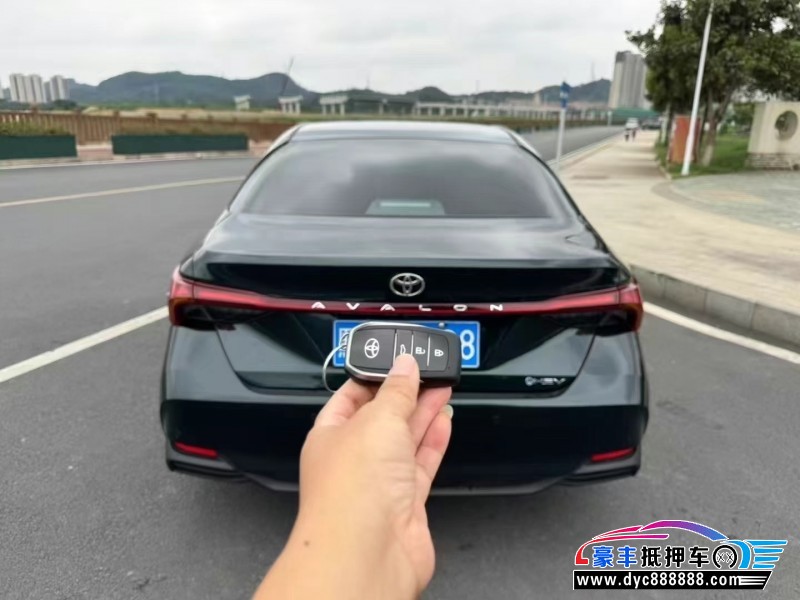 25年丰田亚洲龙轿车抵押车出售