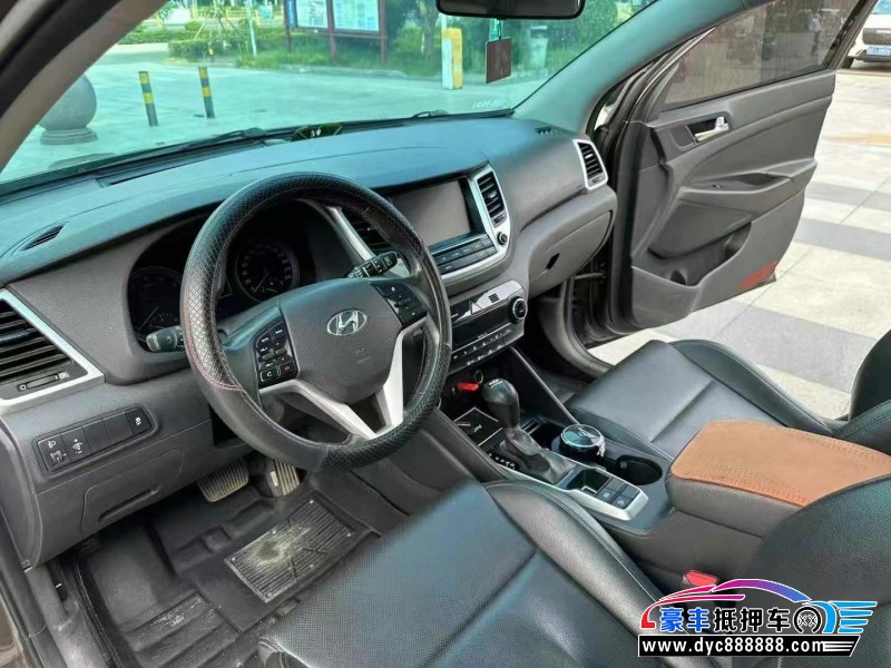 16年现代途胜轿车抵押车出售