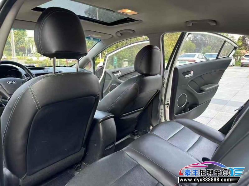 15年起亚K3轿车抵押车出售