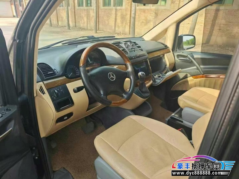 12年奔驰威霆轿车抵押车出售