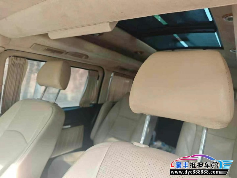 12年奔驰威霆轿车抵押车出售