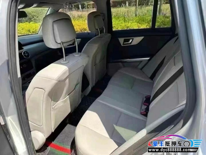 13年奔驰GLK轿车抵押车出售